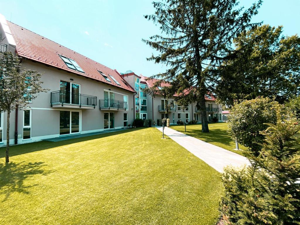 Appartamento Fresh Green Wellness Apartman By Bltn Siófok Esterno foto